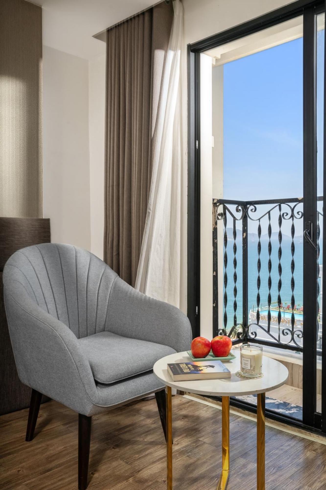 Sochi Hotel Nha Trang Exteriör bild